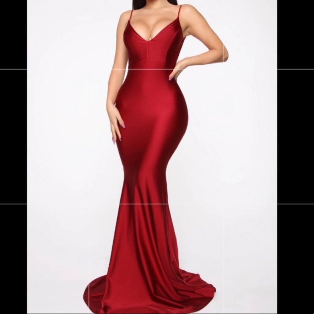 Fashion Nova NWT Walk Behind Me red maxi dress S
